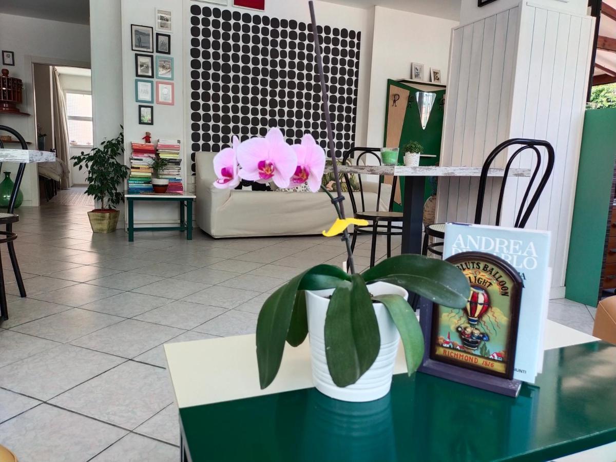 Hotel Goldene Rose Римини Екстериор снимка