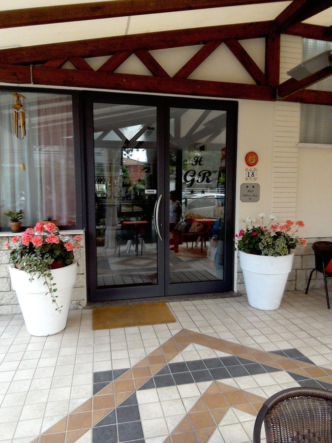 Hotel Goldene Rose Римини Екстериор снимка